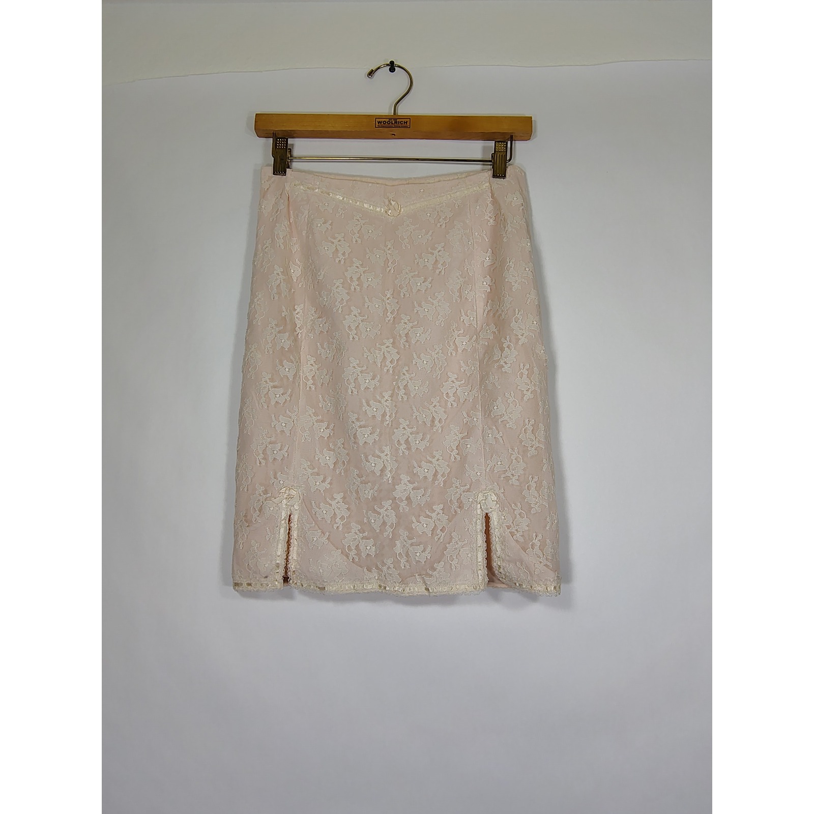Vintage Neusteters Pink Lace Pencil Skirt Petite Floral Rosebud Detail Slits